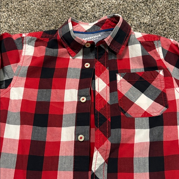 Boys Arizona Jeans Red Black White Long Sleeve Button Down Shirt Size 5 - Picture 2 of 4
